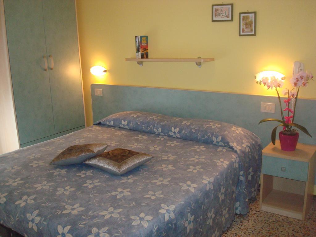 Hotel Villa Ersilia Rimini B&B Exterior photo